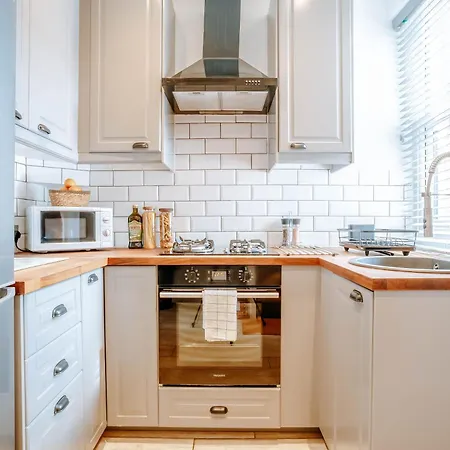 The Mayfield Townhouse - Central - 3 Bedrooms With Garden Casa de Férias Harrogate