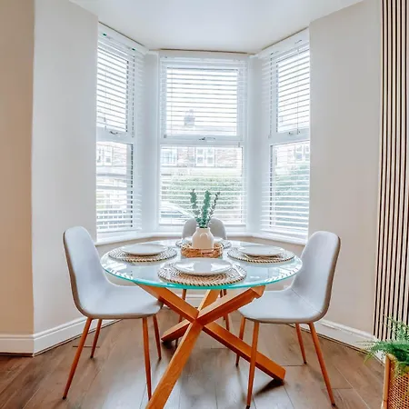 The Mayfield Townhouse - Central - 3 Bedrooms With Garden Casa de Férias Harrogate
