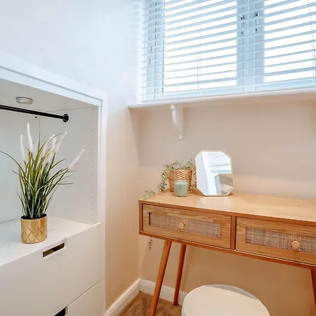 Holiday home The Mayfield Townhouse - Central - 3 Bedrooms With Garden *