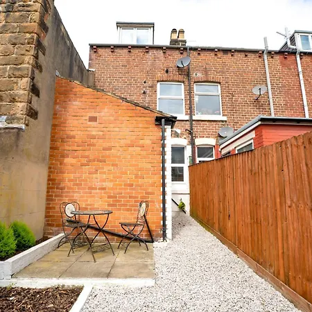 The Mayfield Townhouse - Central - 3 Bedrooms With Garden *