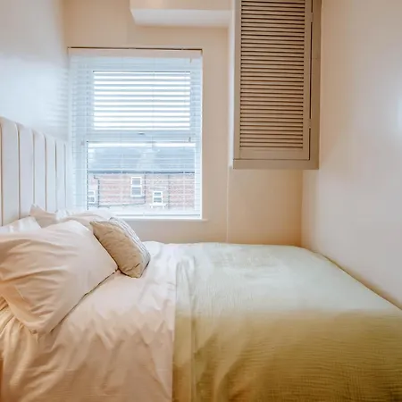 The Mayfield Townhouse - Central - 3 Bedrooms With Garden * 해러게이트