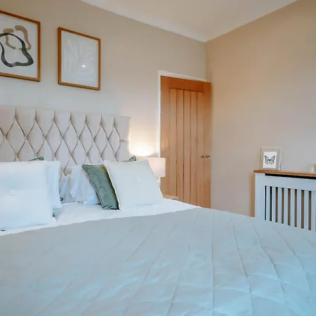 The Mayfield Townhouse - Central - 3 Bedrooms With Garden Holiday home