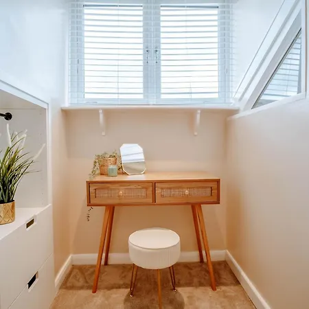 Holiday home The Mayfield Townhouse - Central - 3 Bedrooms With Garden