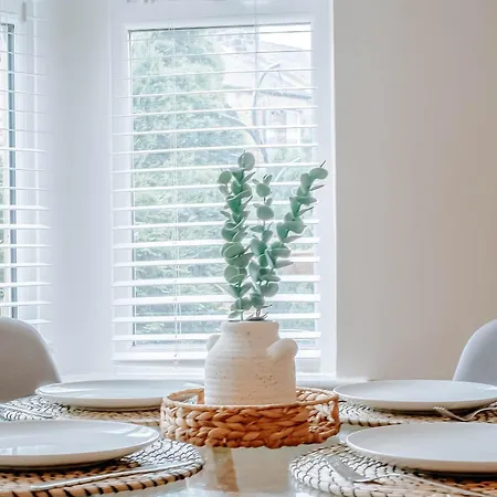 The Mayfield Townhouse - Central - 3 Bedrooms With Garden 해러게이트