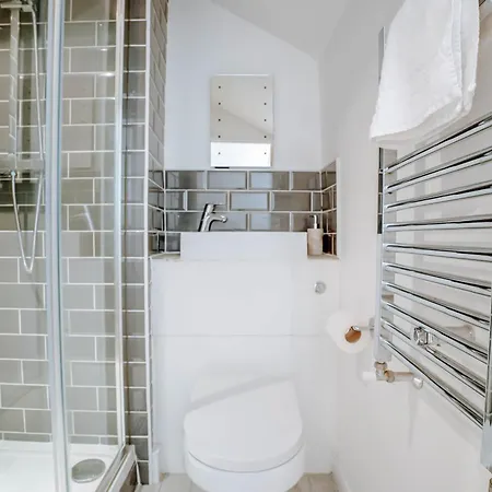The Mayfield Townhouse - Central - 3 Bedrooms With Garden Holiday home