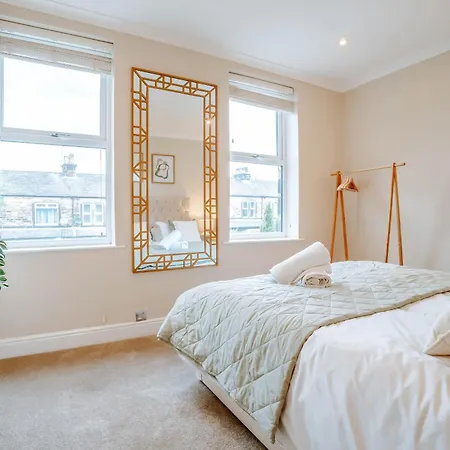 The Mayfield Townhouse - Central - 3 Bedrooms With Garden 해러게이트