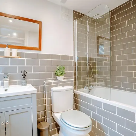 The Mayfield Townhouse - Central - 3 Bedrooms With Garden * Χαρογκέιτ