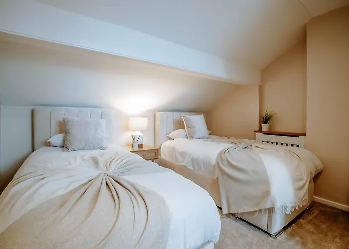 Holiday home The Mayfield Townhouse - Central - 3 Bedrooms With Garden *