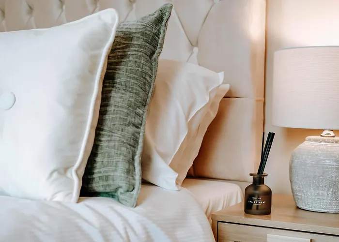 The Mayfield Townhouse - Central - 3 Bedrooms With Garden Holiday home Harrogate