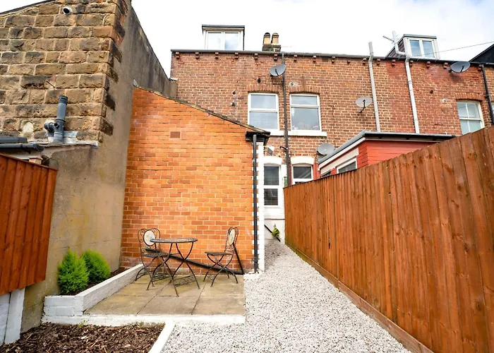 The Mayfield Townhouse - Central - 3 Bedrooms With Garden *