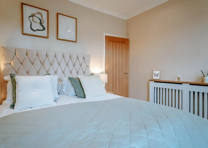 The Mayfield Townhouse - Central - 3 Bedrooms With Garden Holiday home