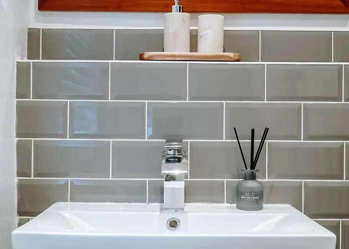 Holiday home The Mayfield Townhouse - Central - 3 Bedrooms With Garden *