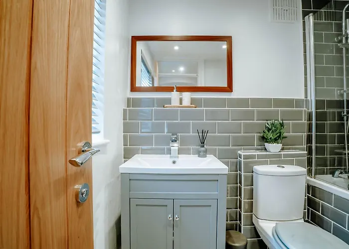 The Mayfield Townhouse - Central - 3 Bedrooms With Garden Holiday home *