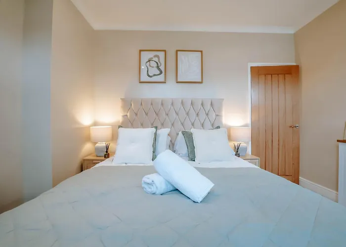 Holiday home The Mayfield Townhouse - Central - 3 Bedrooms With Garden *