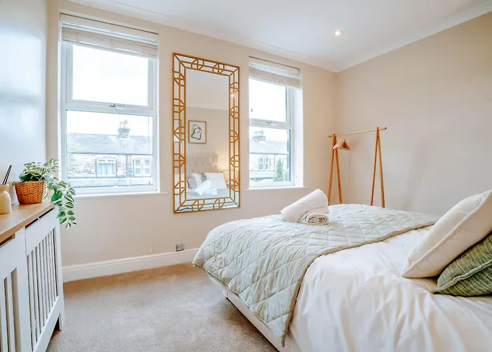 The Mayfield Townhouse - Central - 3 Bedrooms With Garden Harrogate