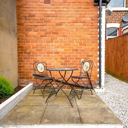 Vakantiehuis The Mayfield Townhouse - Central - 3 Bedrooms With Garden Harrogate